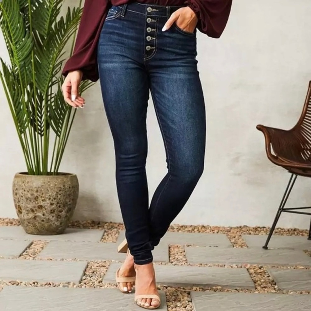 Kancan skinny jeans distressed dark wash 5/26